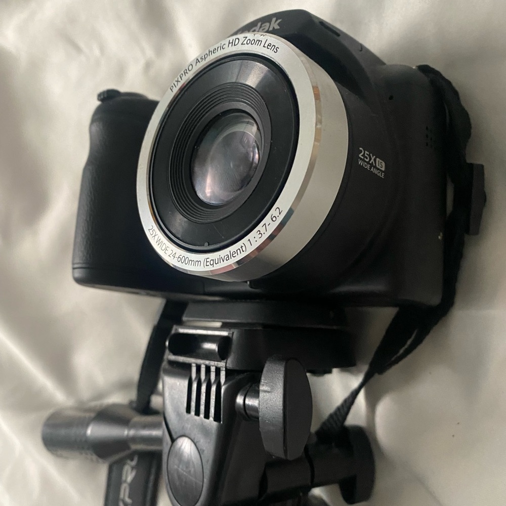 Kodak PixPro AZ252 Bridge Digital Camera